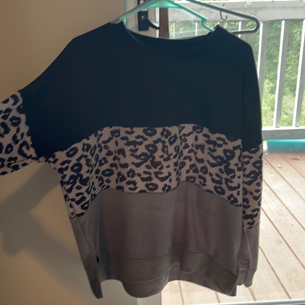Hoodless cheetah sweatshirt